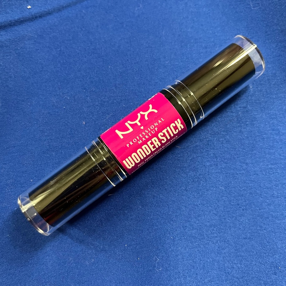 NYX Blush Wonderstick in Light Peach + Baby Pink
